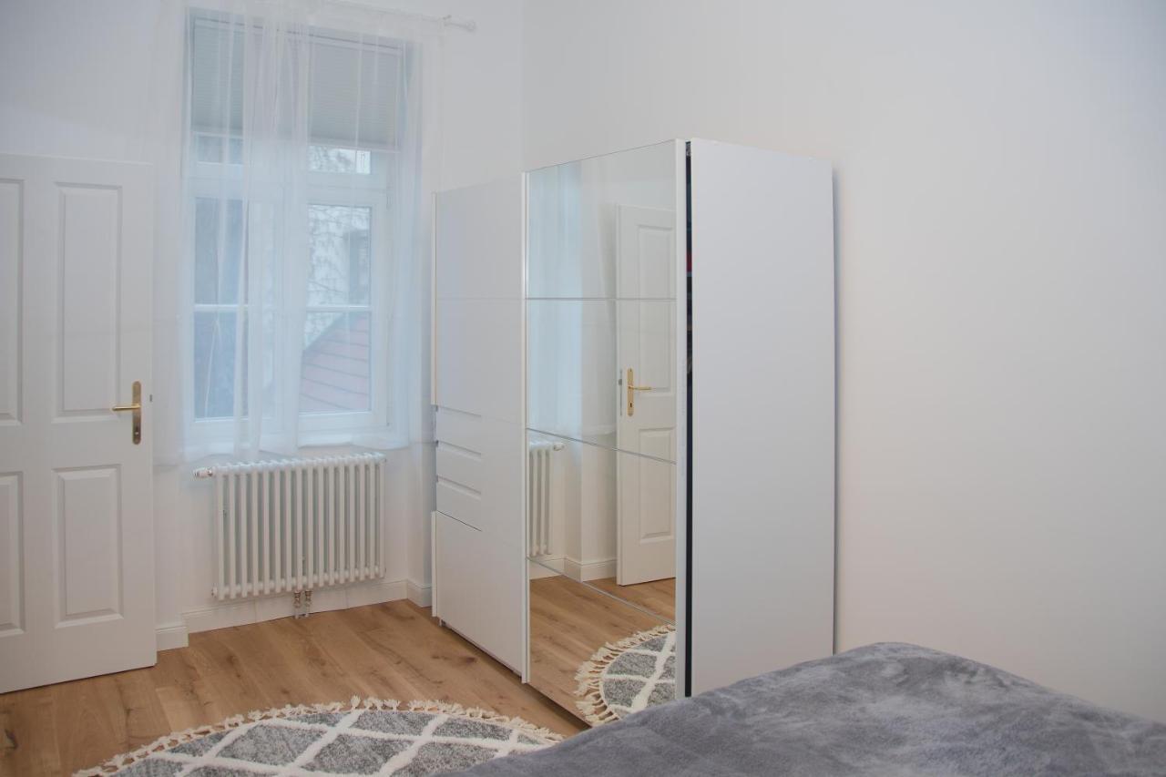 Pink Lotus Apartment Wien Ngoại thất bức ảnh