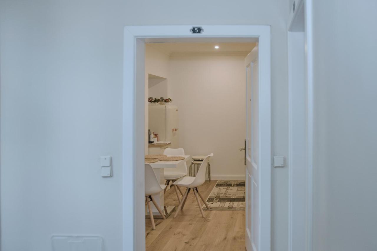 Pink Lotus Apartment Wien Ngoại thất bức ảnh
