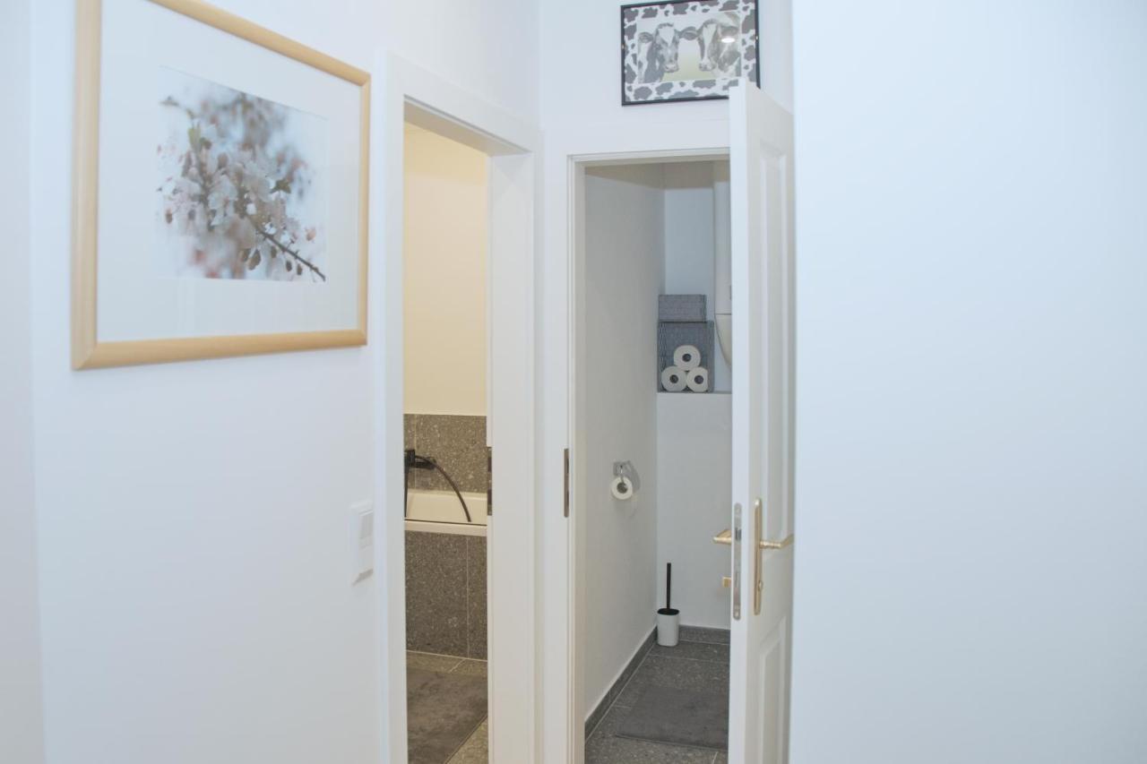 Pink Lotus Apartment Wien Ngoại thất bức ảnh